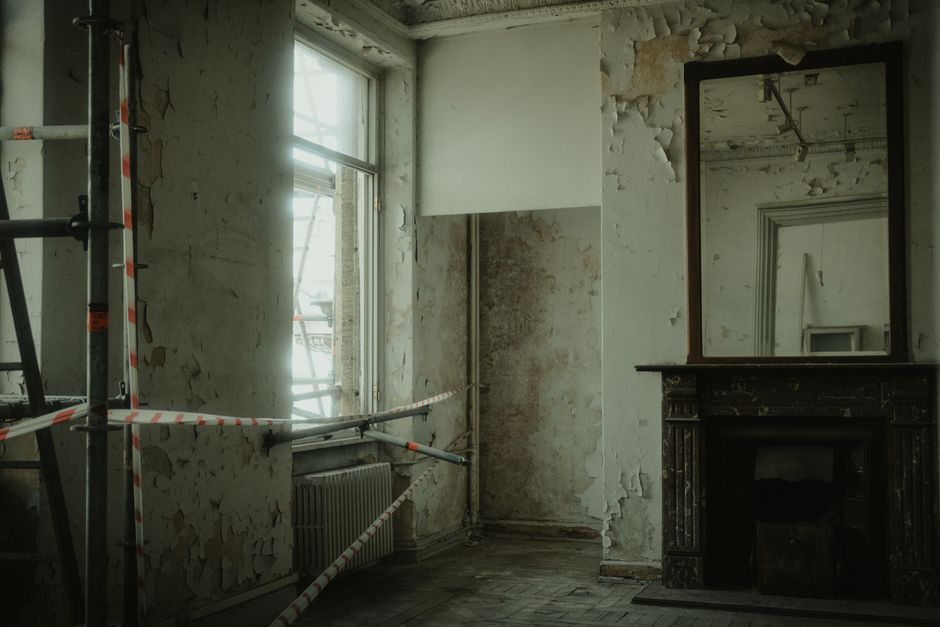 One-Coat Primers That Actually Hide Dark Wall Paint