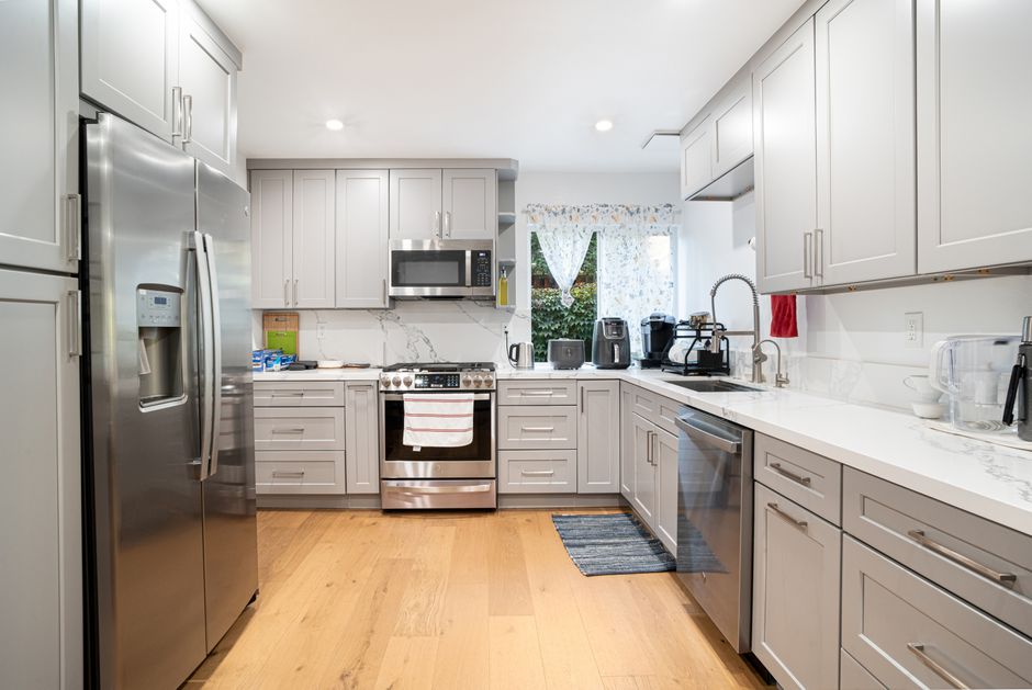 How to fix a kitchen drawer that falls off track