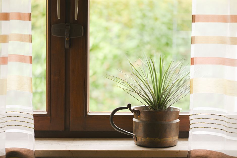Stop Heat Loss: Quick Fixes For Drafty Windows