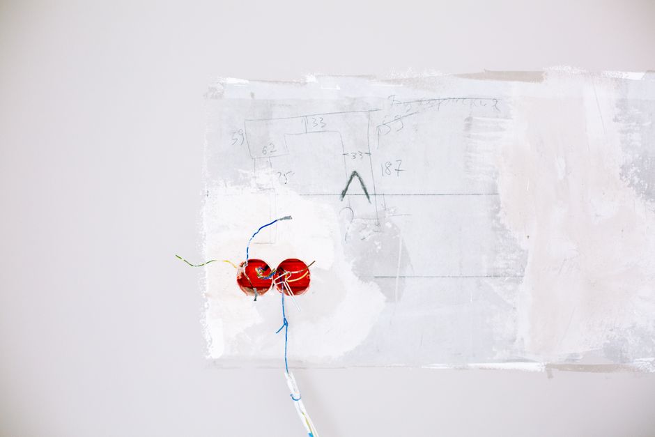 Find Wall Studs Without A Stud Finder: 5 Methods That Work