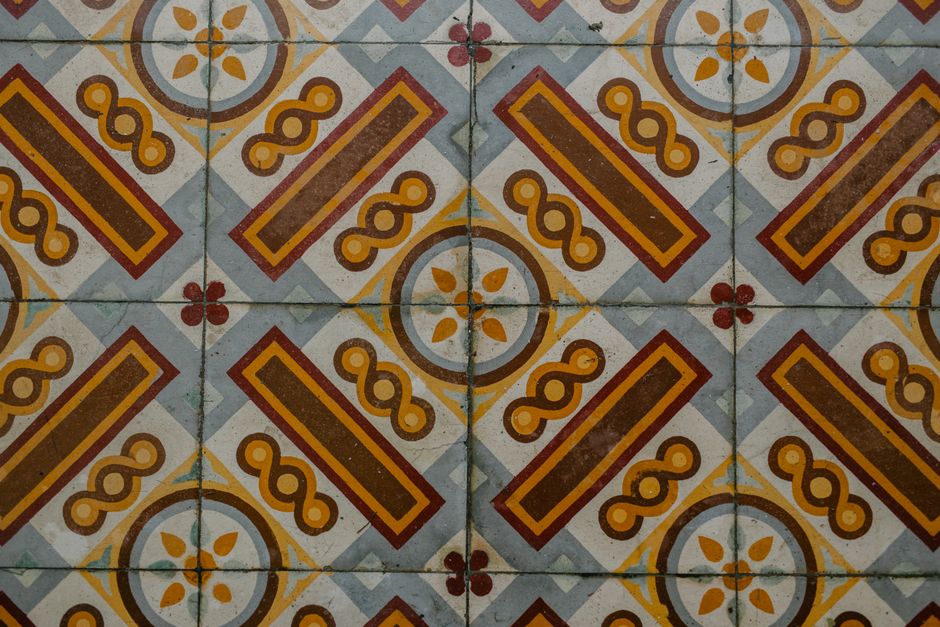 How to fix a tile that has come loose