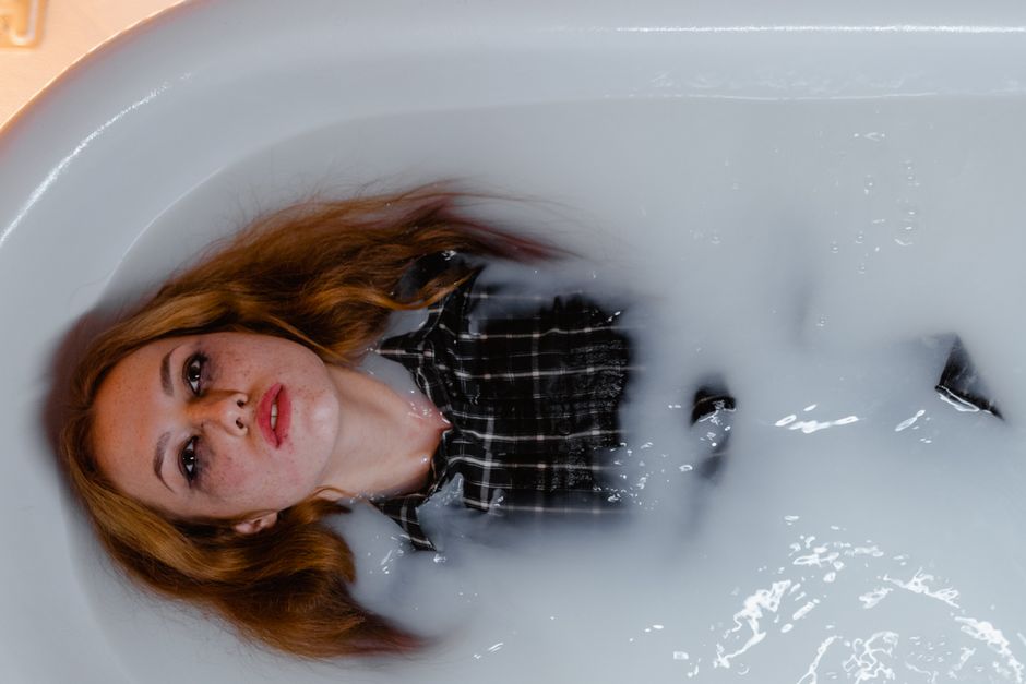 How to Unclog a Bathtub Drain Full of Hair