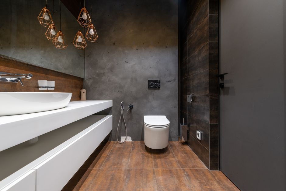 How to unclog a toilet without a plunger