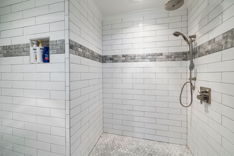 Kill Black Mold in Bathroom Caulk: The Safe Way