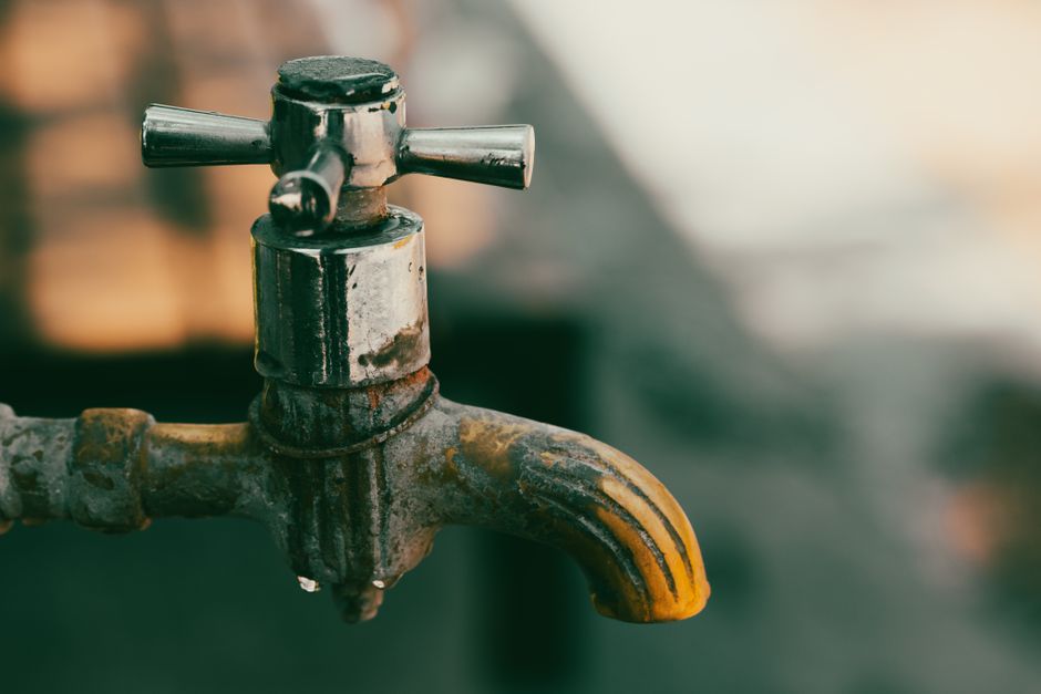 How to fix a leaky outdoor faucet